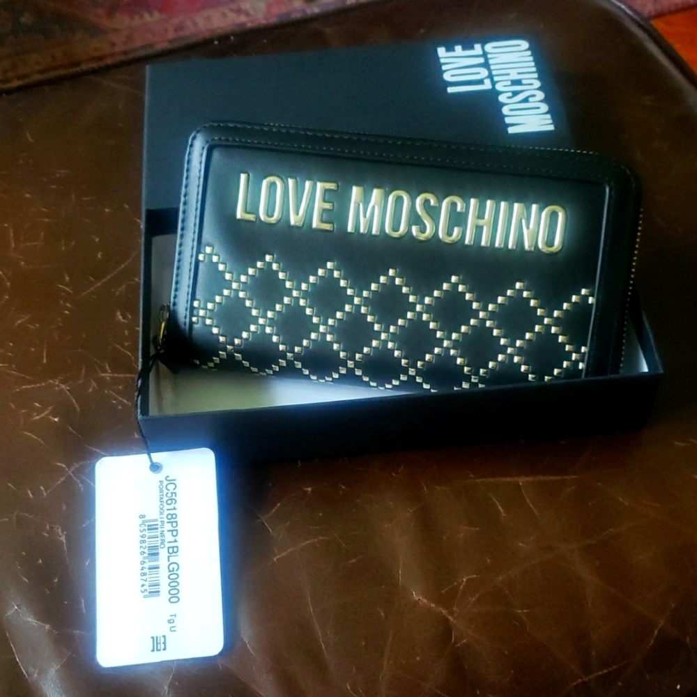 LOVE MOSCHINO Wallet-NEW